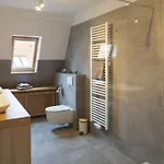 Penthuus Modern Retreat *