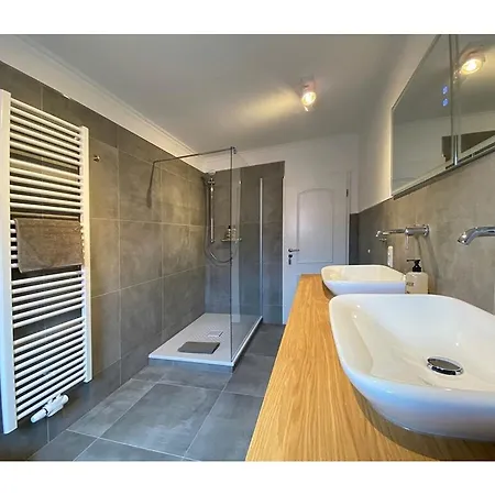 Semesterbostad Penthuus Modern Retreat